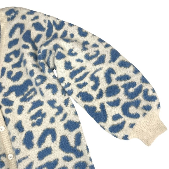 Moon River Fuzzy Knit Leopard Print Button Cardigan Sweater Blue White Small - Picture 6 of 9